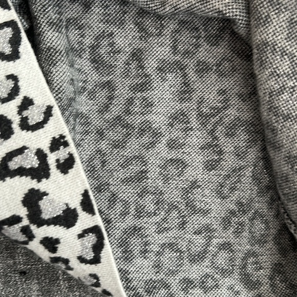 Leopard print with sparkle high collared sweater - Picture 5 of 8
